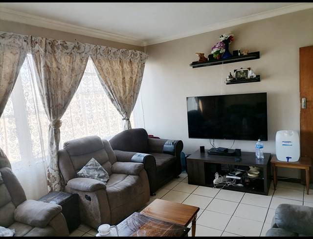 1 BEDROOM APARTMENT FOR SALE IN GQEBERHA CENTRAL